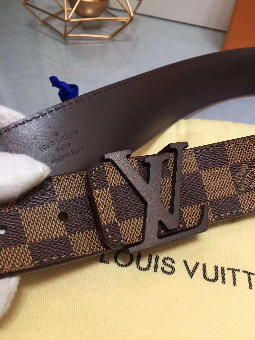 That lung nam cao cap Louis Vuitton TLV02-22