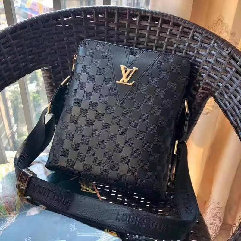 Túi xách nam Louis Vuitton Sac Plat Horizontal Zippe Monogram siêu cấp like  auth 99  TUNG LUXURY