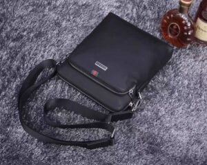 Túi xách nam dáng đứng gucci