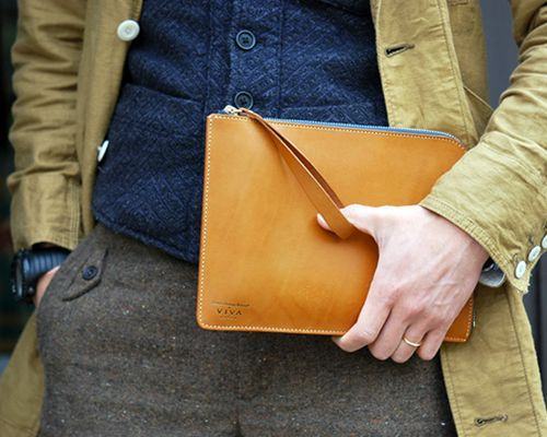 Túi cầm tay (The Tablet Case)