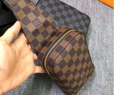 Túi đeo chéo Louis Vuitton nam